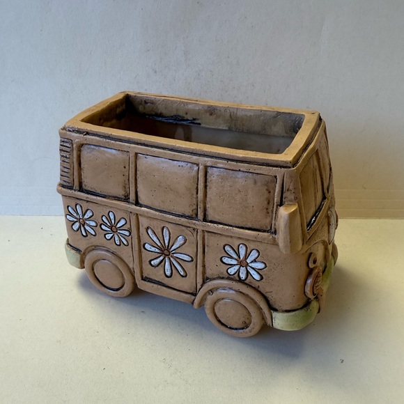 Flower Power Tan Thick Strong Plastic Bus Planter with White Floral Design - Picture 3 of 11